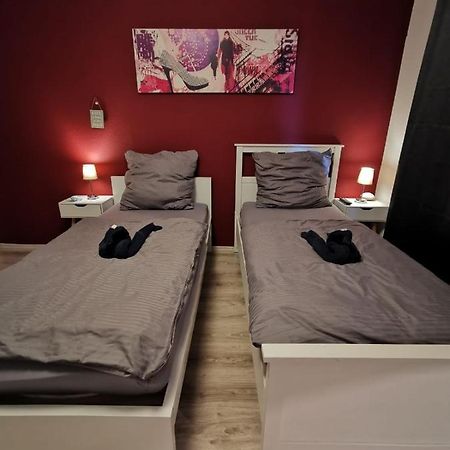 Liebevoll Eingerichtete Ferienwohnung - Zentrale Lage - Netflix & Paytv Wilhelmshaven Kültér fotó